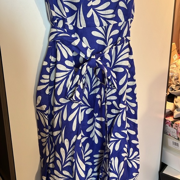 Elegant Blue and White Midi Dress - Picture 3 of 7